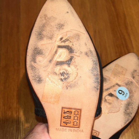 Free People size 6 black leather flats / sandals with ties - Picture 7 of 9